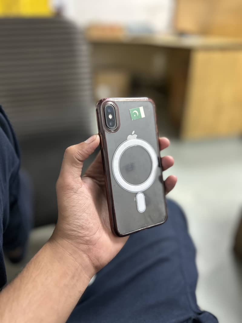 Apple iPhone X 3
