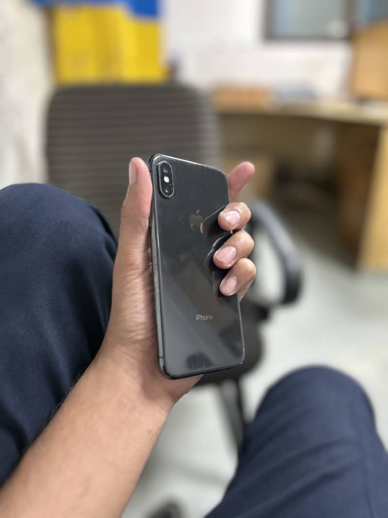 Apple iPhone X 6