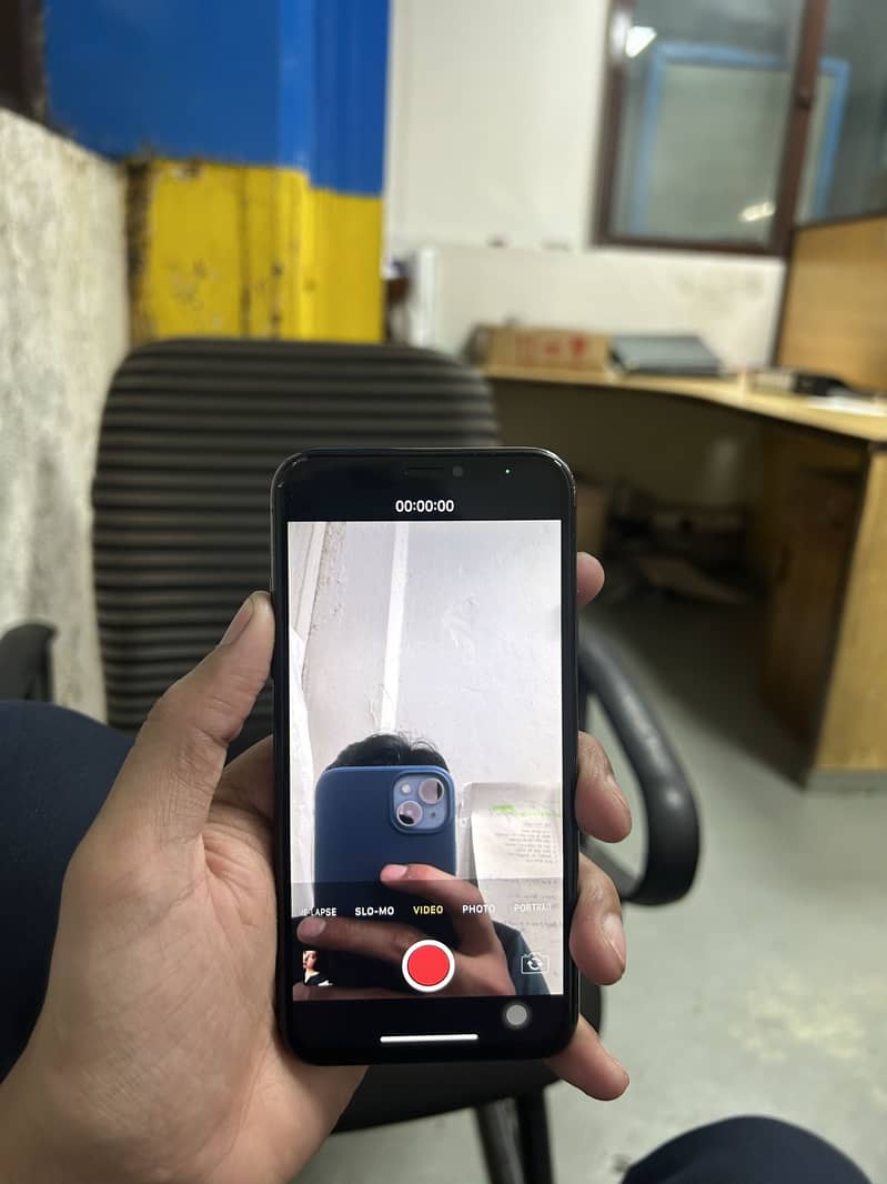 Apple iPhone X 14