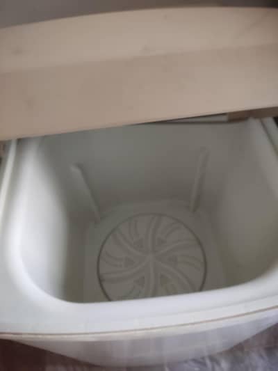 one  Toyo Washing Machine only