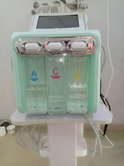 Hyfra Facial Machine