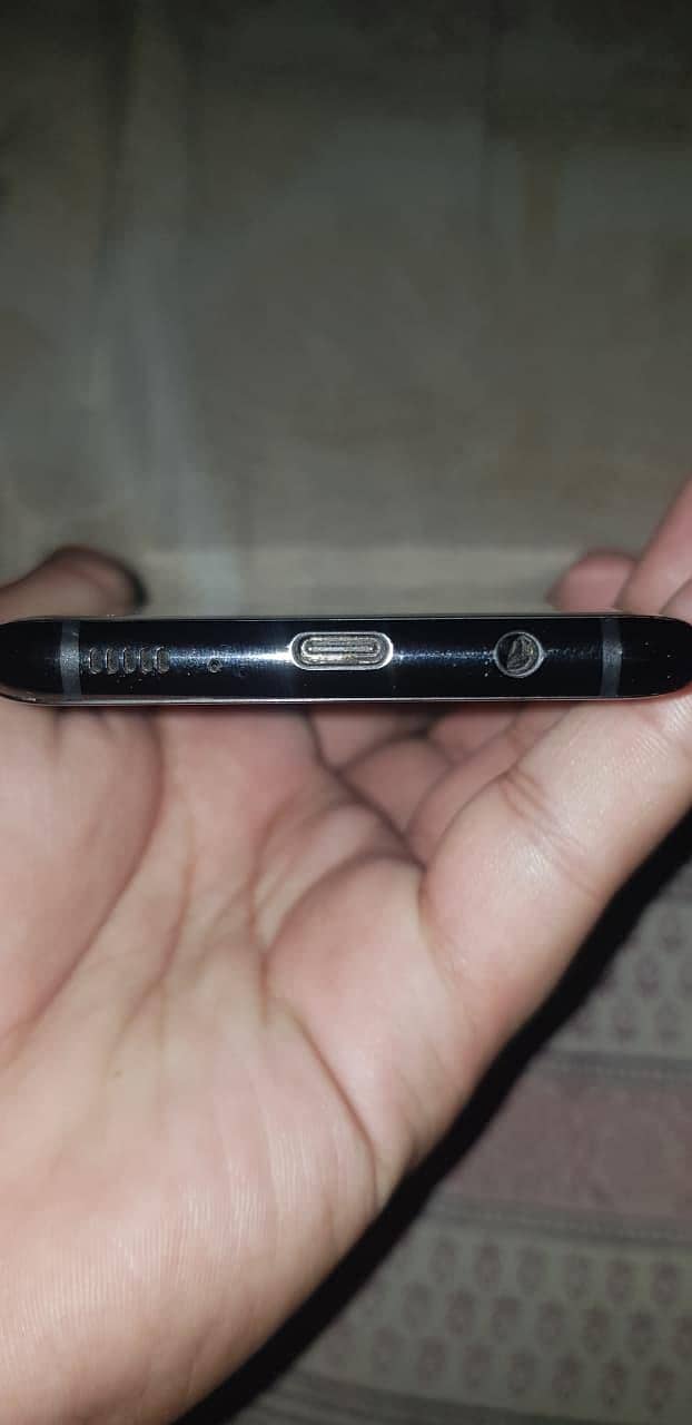 Samsung Mobile S8 Plus 6
