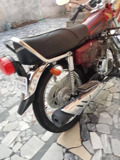 united 125
