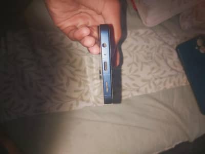 Samsung Mobile A06 10by10 condition new  hai one month hoi hai liya ko