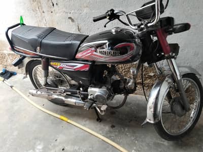 gari bhaot achi ha chalny mein bilkul smooth sound ha  0310/9113693