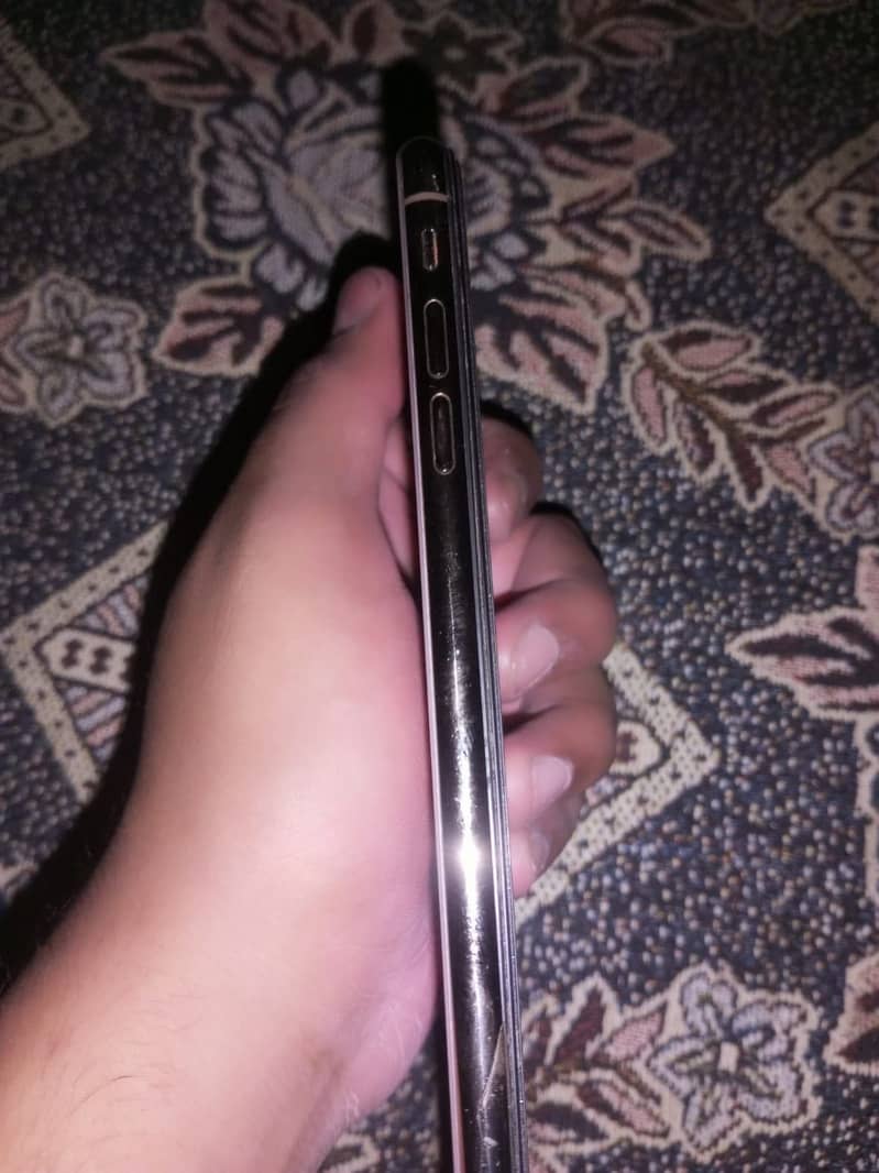 Apple iPhone XS Max 0