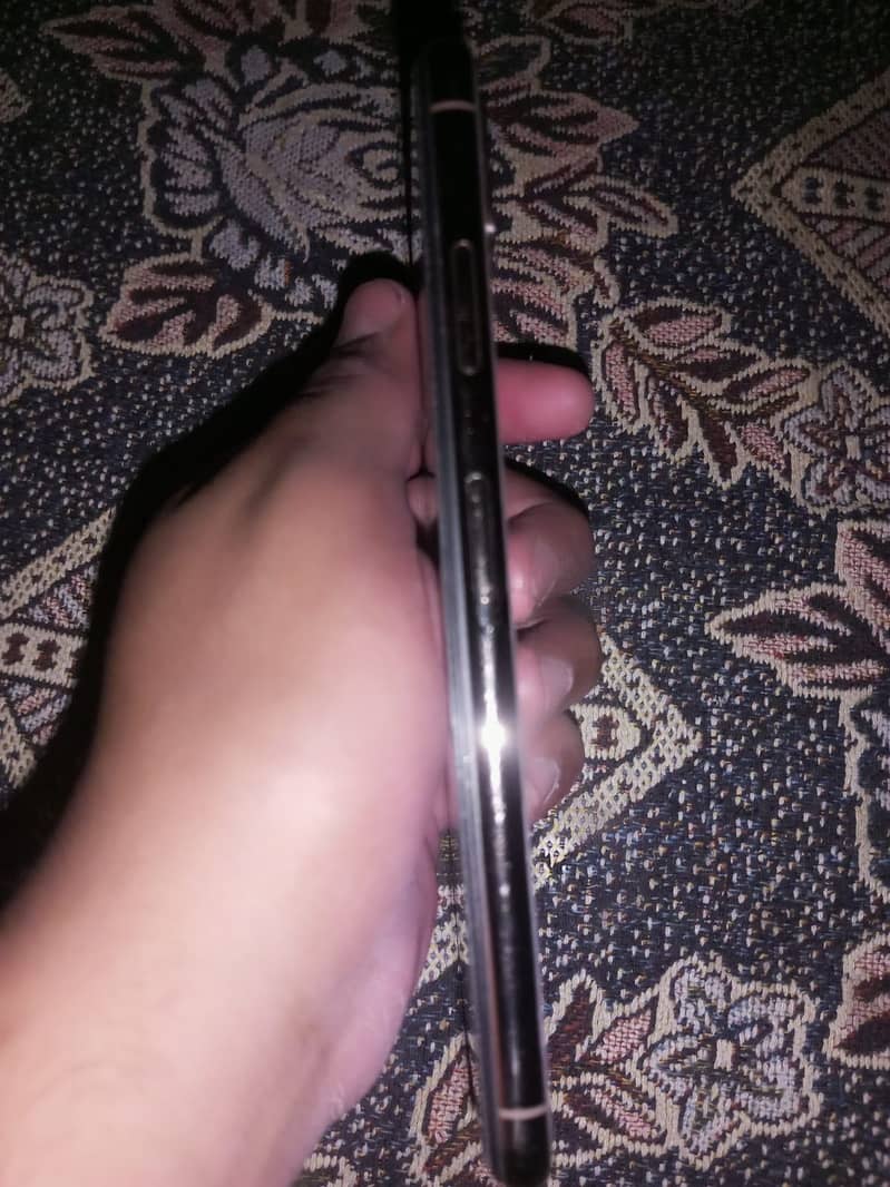 Apple iPhone XS Max 1