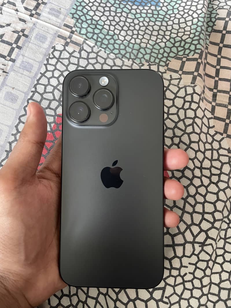 Apple iPhone 16 Pro Max 0