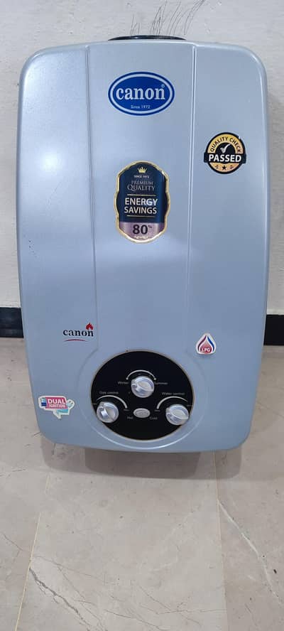 Canon 8L Instant Gas Heater/Geyser (Natural Gas - Convertible to LPG)