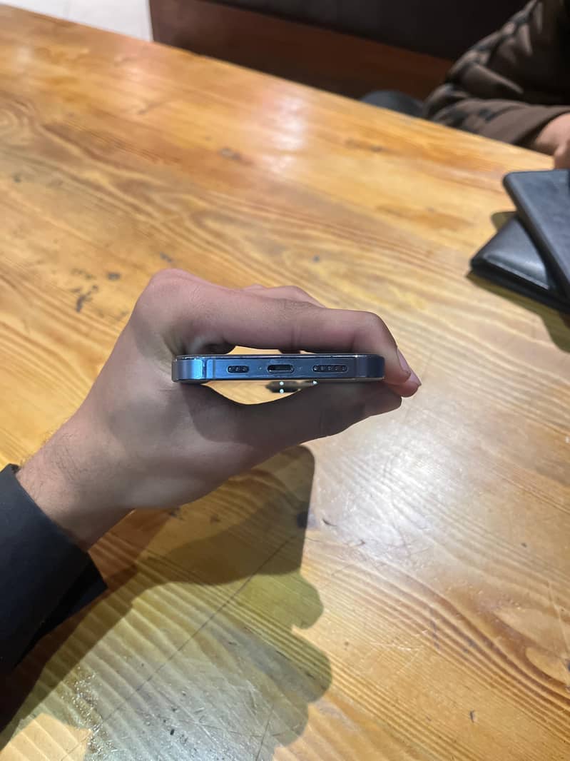 Apple iPhone 13 Pro 1
