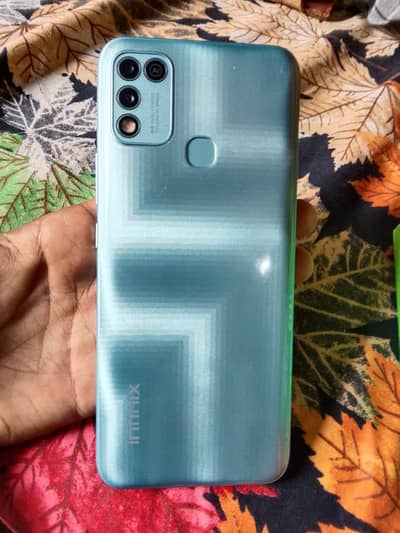 Infinix Hot 10 Play for sale mobile and box just 4/64
