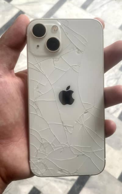 Apple iPhone 13
