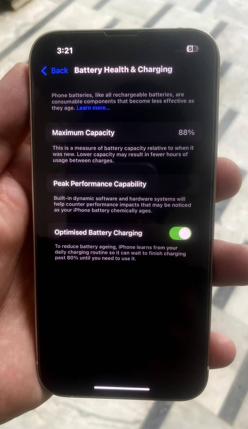 Apple iPhone 13 5