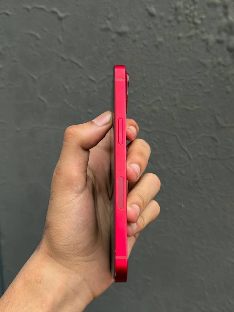 Apple iPhone 13 4