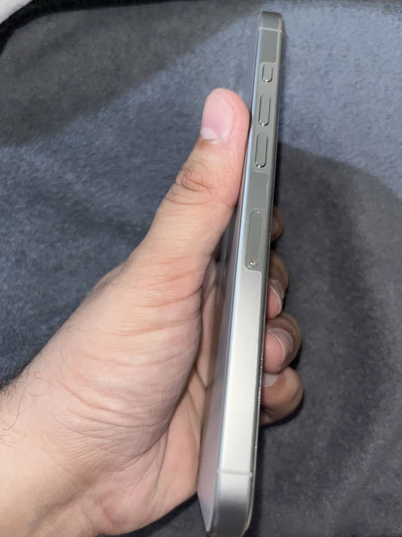 Apple iPhone 16 Pro Max 3