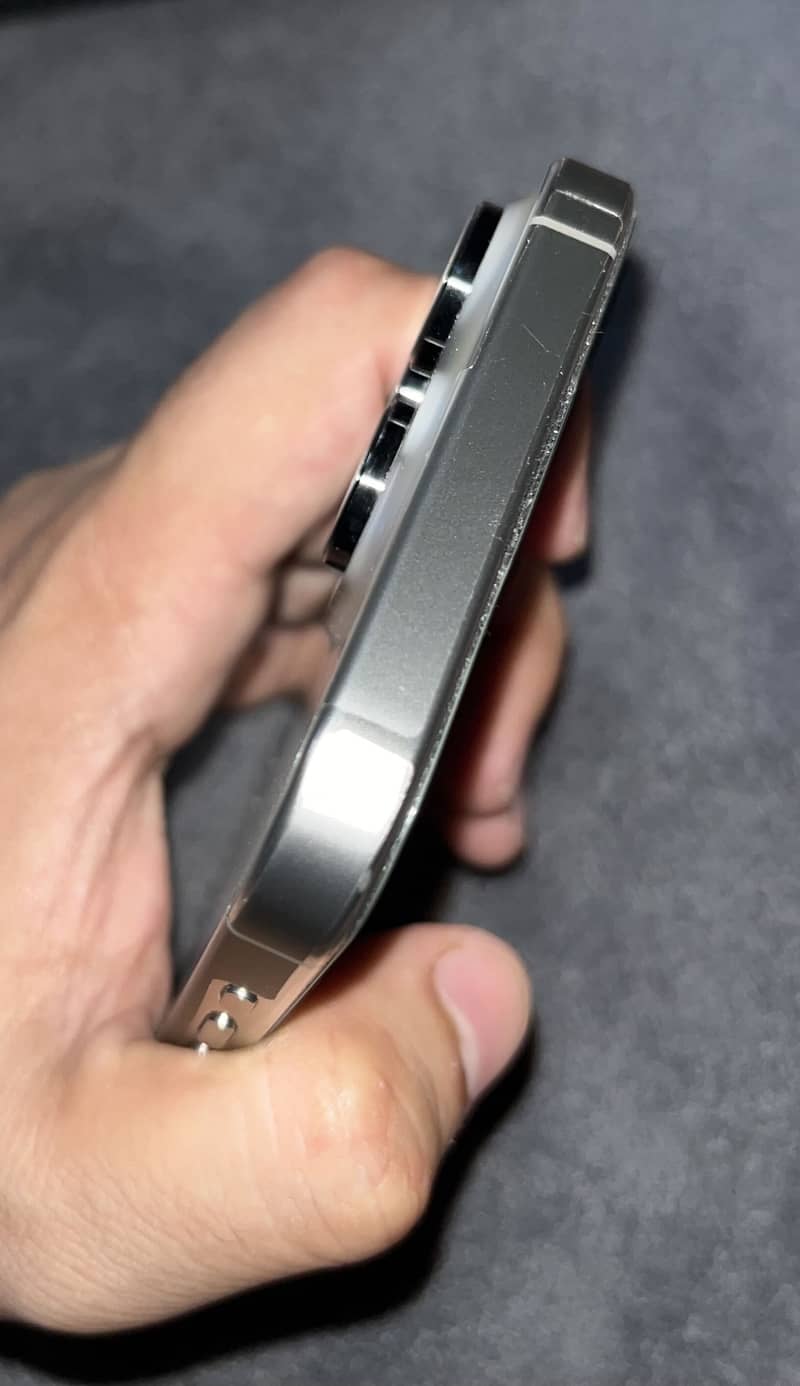Apple iPhone 16 Pro Max 5
