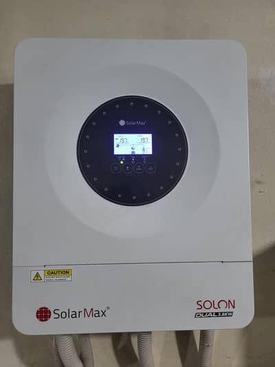SolarMax Solon 3.8 Dual Output For Sale | 4 Months Used Only