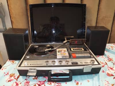 National Panasonic Japan 2 Speed Player, Radio and Cassette