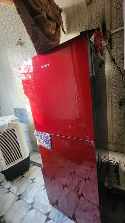 gree refrigerators good condition full size