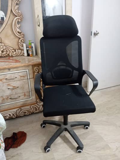 Revolving chair