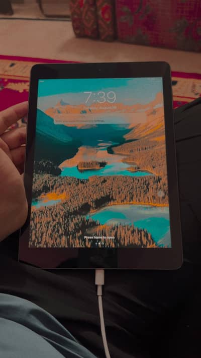 I pad air 1  16 GB 10/9 condition best for kids