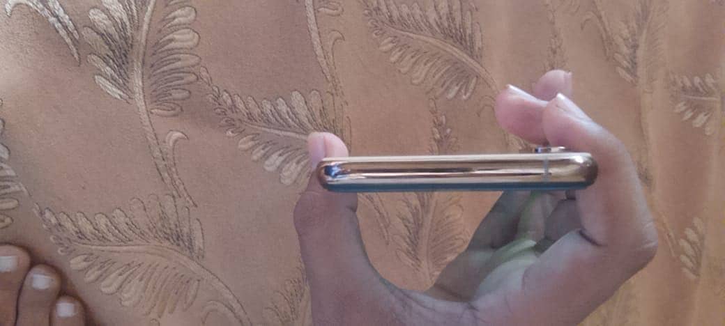 Apple iPhone XS 5