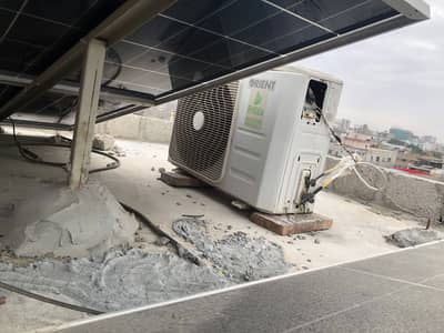 1 Ton AC Gas & little leakage
