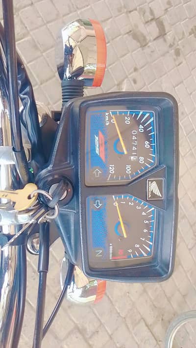 Honda 125 new bike very good condition