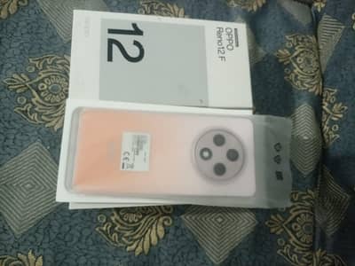 OPPO Reno12 F