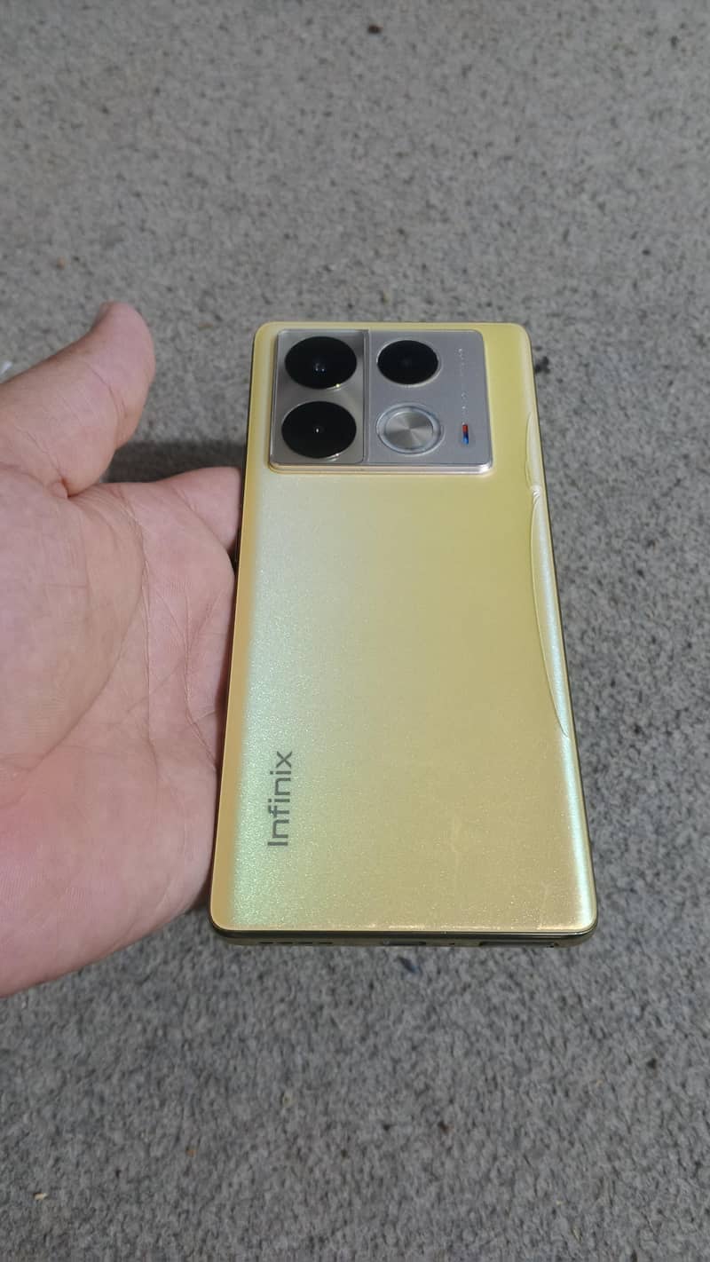 Infinix Note 40 Pro 0