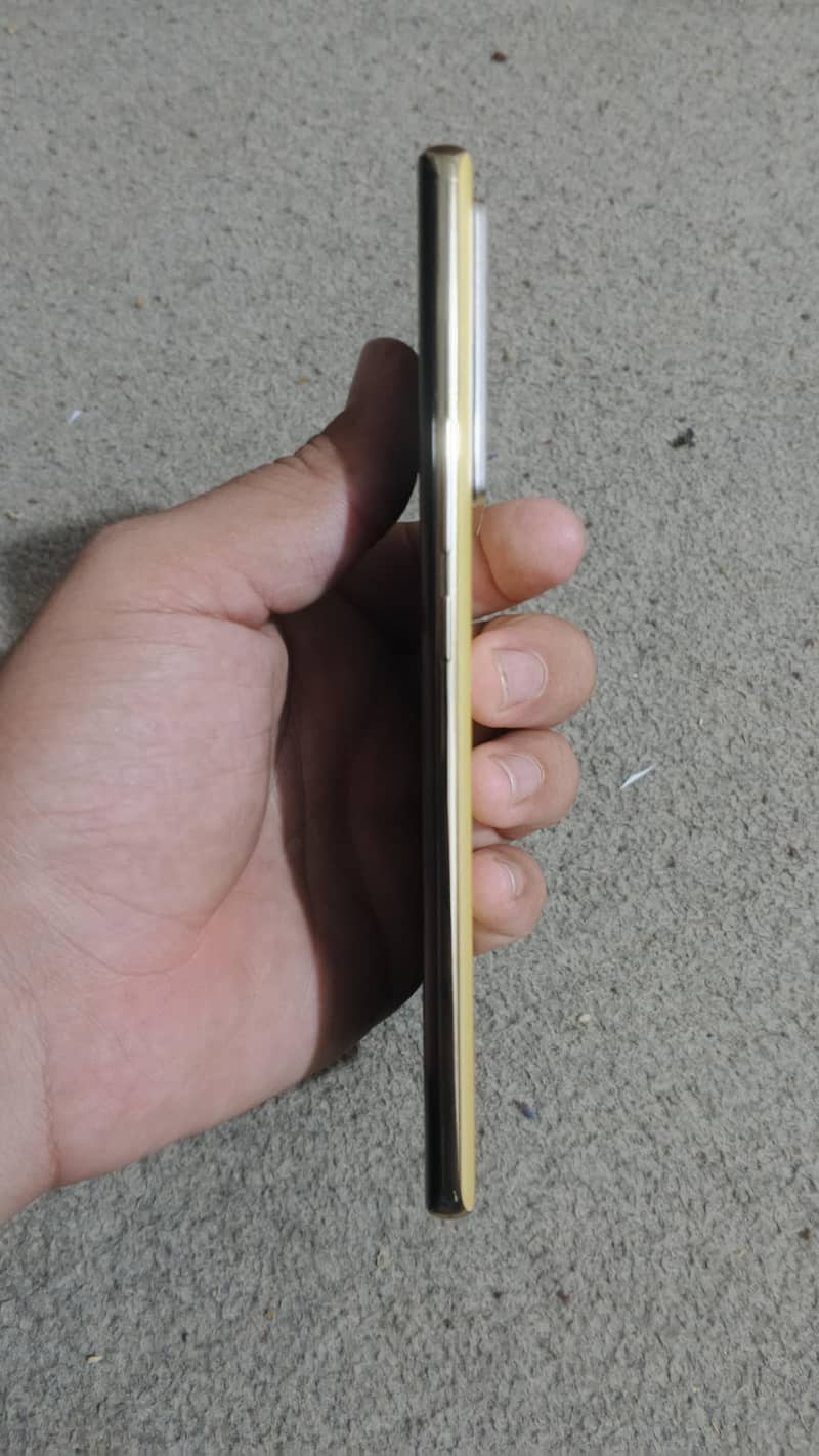 Infinix Note 40 Pro 5