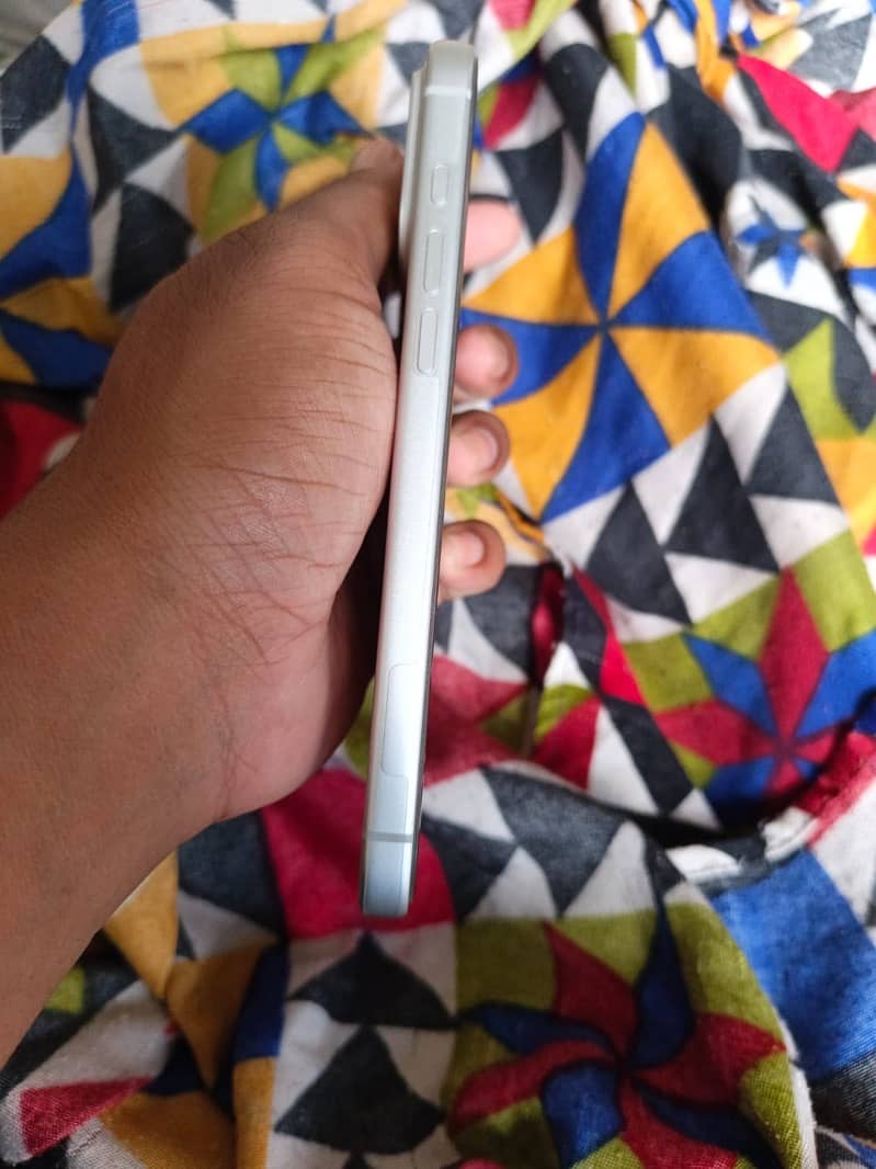 iPhone 17 Pro Max 4