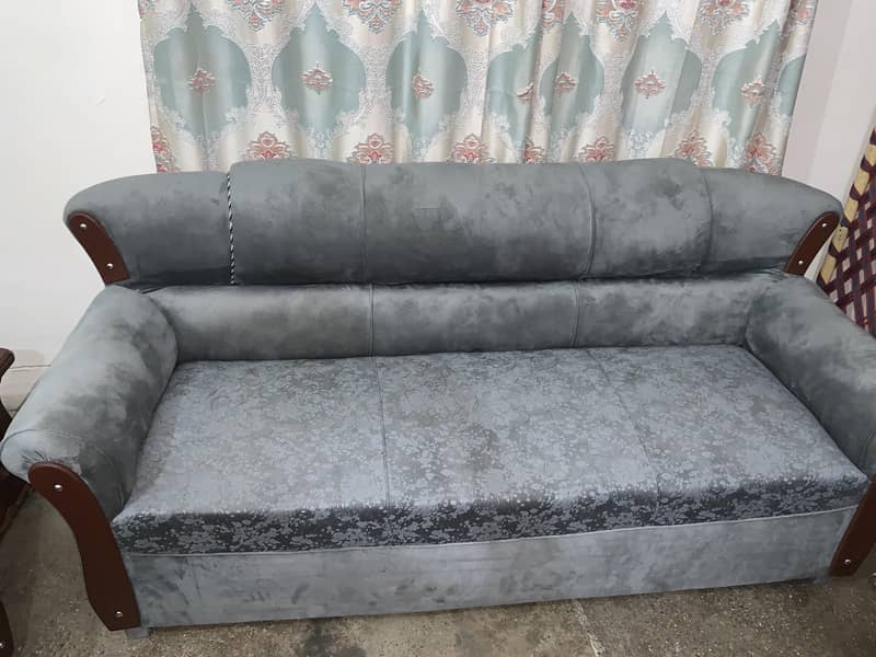 one large and two single sofa set 1