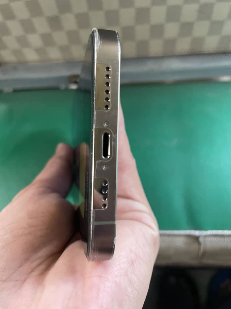 Apple iPhone 14 Pro Max 6
