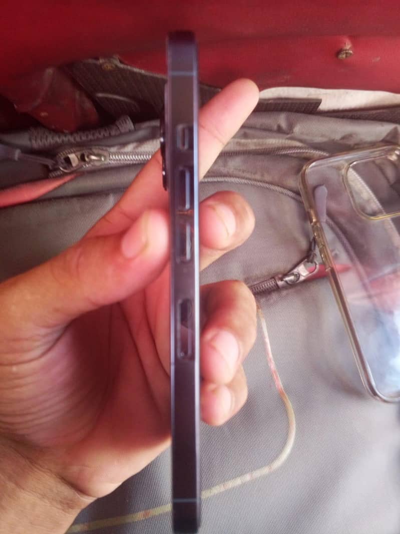 Apple iPhone 13 Pro 3