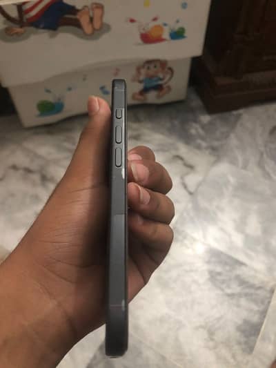 Apple iPhone 16