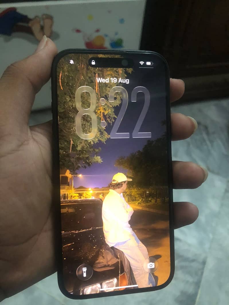 Apple iPhone 16 3