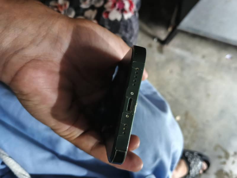 Apple iPhone 13 3