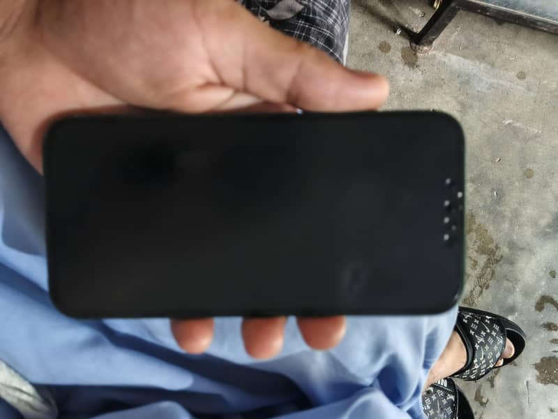 Apple iPhone 13 5