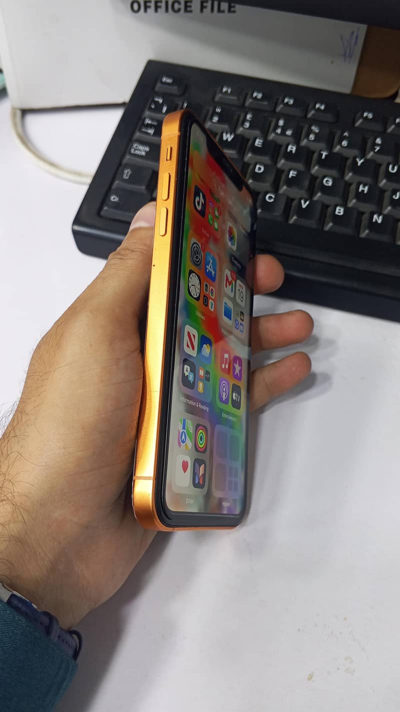 Apple iPhone XR converted into 17 pro 3