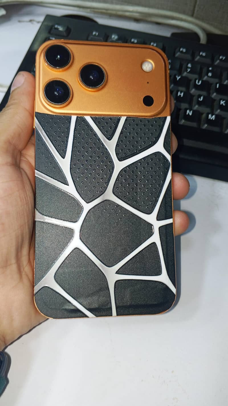Apple iPhone XR converted into 17 pro 4