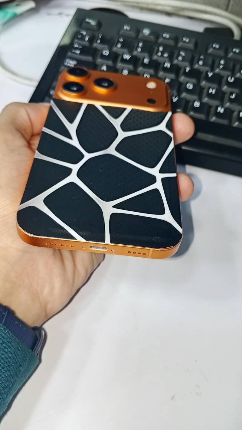 Apple iPhone XR converted into 17 pro 6