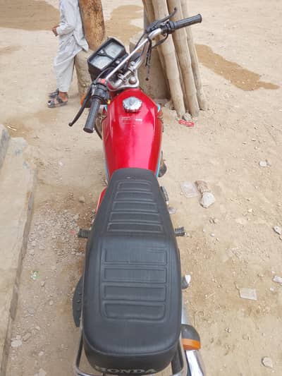 engine field hai gadi mein Koi Kam nahin Hai Bus Lo aur chalao
