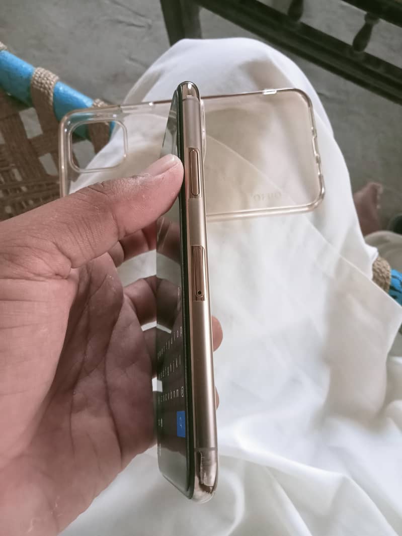 Apple iPhone 11 Pro 1