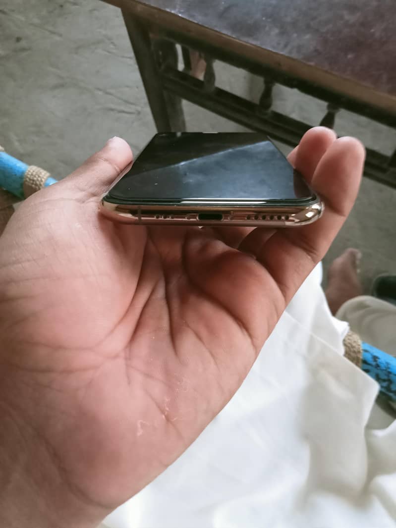 Apple iPhone 11 Pro 2