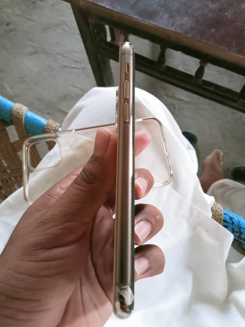 Apple iPhone 11 Pro 3