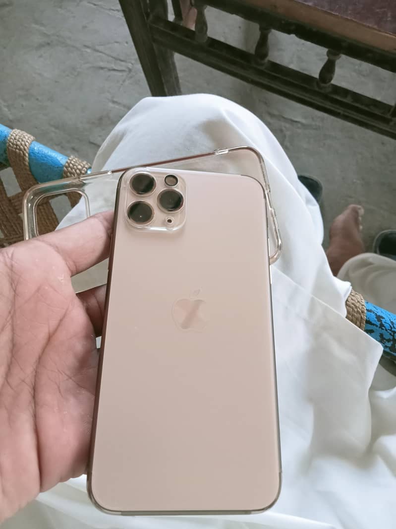 Apple iPhone 11 Pro 4