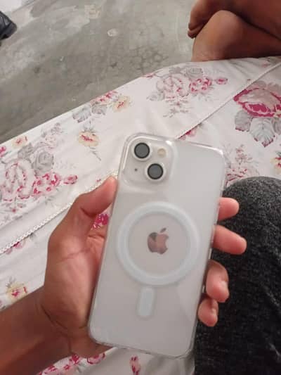 Apple iPhone 13