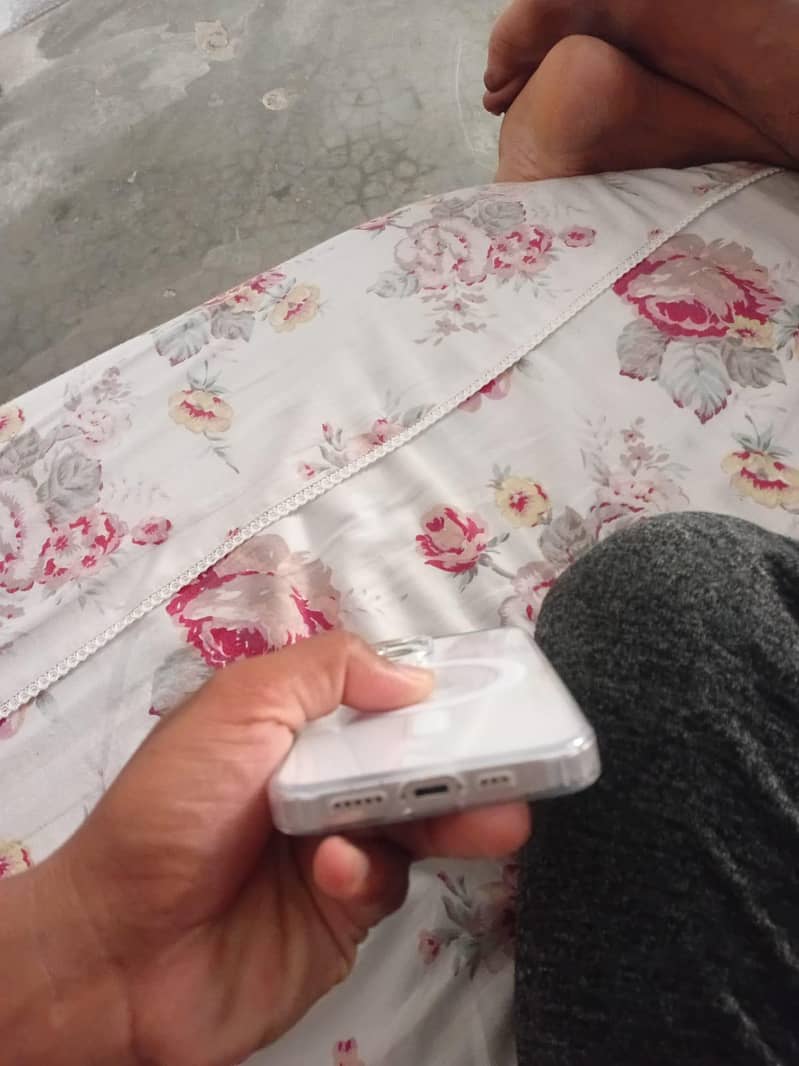 Apple iPhone 13 1