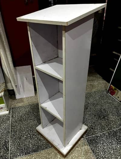 Speech Desk / Dice / Podium